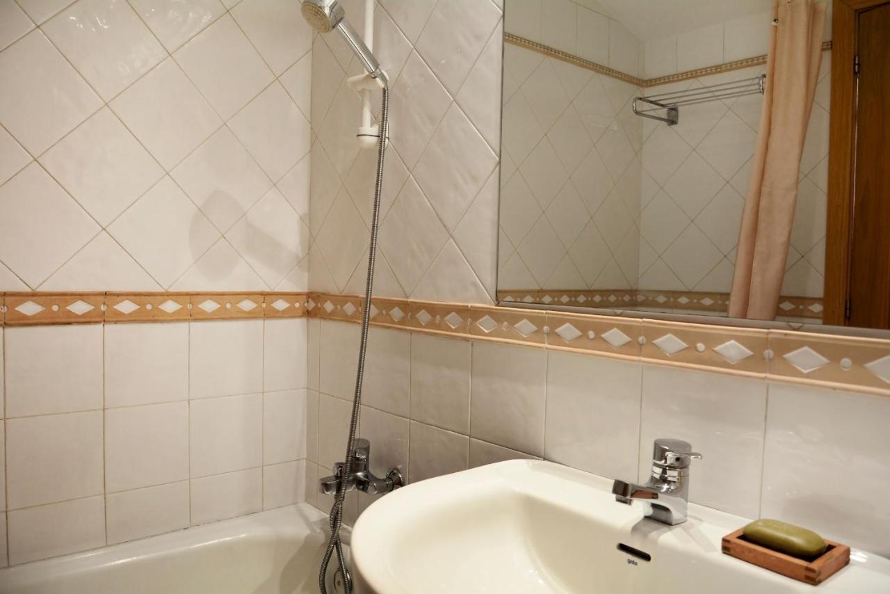Apartamento En Villa Con Parking Аньорга-Лугарис Экстерьер фото