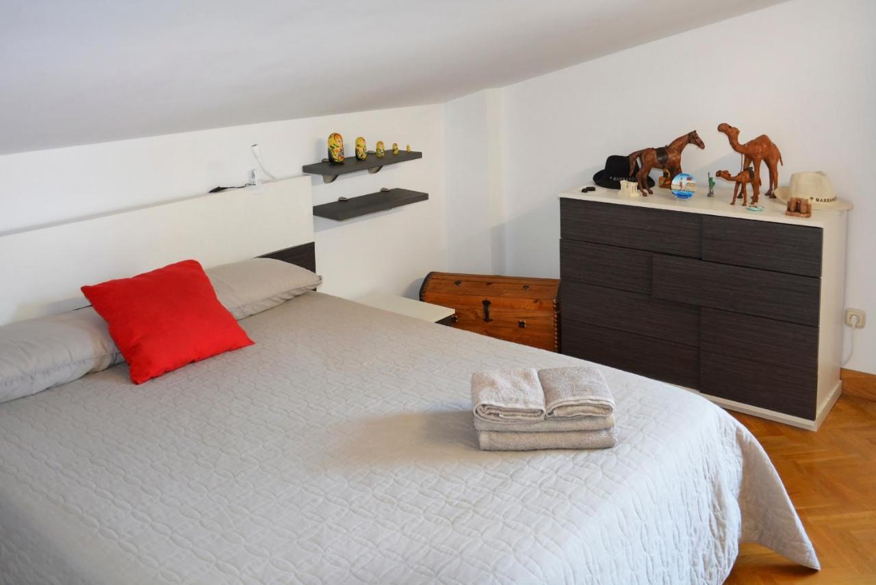 Apartamento En Villa Con Parking Аньорга-Лугарис Экстерьер фото