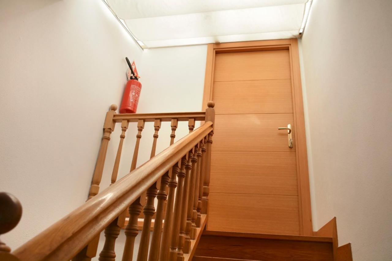 Apartamento En Villa Con Parking Аньорга-Лугарис Экстерьер фото